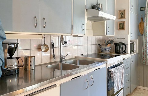 Ronninge House | Cozy home in Strömsnäsbruk with WiFi