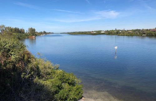 Englewood Apartment | Cozy home in Sunny Florida!