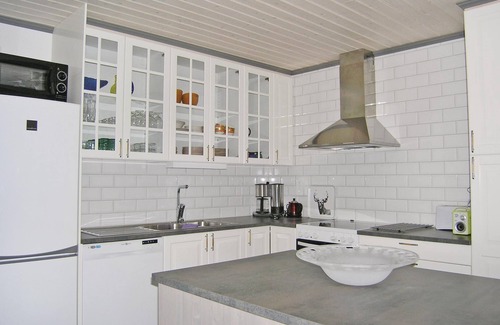 Kvanarp House | Cozy home in Vittaryd with sauna