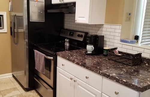 Memphis House | Cozy home just blocks from great restaurants, grocery stores, and activities.