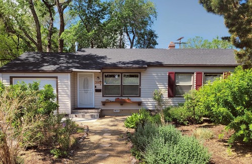 West University House | Cozy home near Parks, University of Nevada and Downtown
