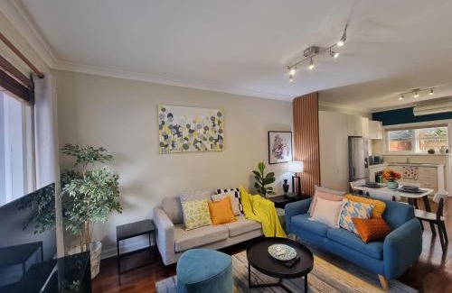 Ardross House | Cozy home near Swan River-10 mins to Perth City