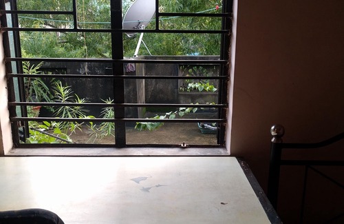 Kolkata House | Cozy Home Near The Lakes