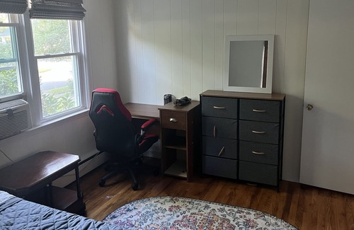 Newark House | Cozy home near UD Campus and Main Street. Quiet neighborhood, has a fireplace!