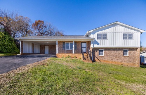 Converse House | Cozy Home off I-85, 35 minutes from NC and SC border