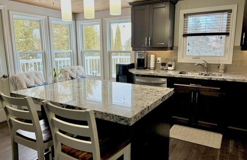 Fenelon Falls House | Cozy Home on Sturgeon Lake with Hot Tub