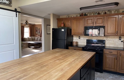 Independence House | Cozy Home outside Independence City Limits! 3 beds and 2 baths. Close to all!