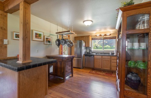 Ridgway House | Cozy Home - Private - Stunning Views - Between Ridgway and Ouray