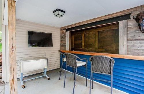 South Bend House | Cozy Home w/Sonos + Walking to Notre Dame
