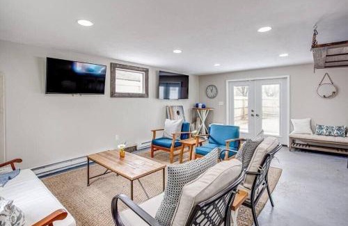South Bend House | Cozy Home w/Sonos + Walking to Notre Dame
