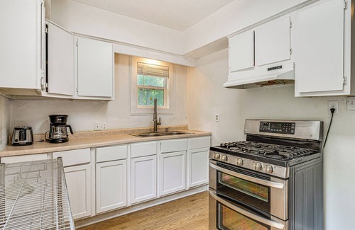 Windsor Park House | Cozy Home w/Yard < 3 Mi to Downtown Indianapolis!