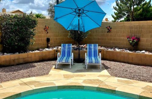 East Mesa House | Cozy home with pool, fire table, BBQ, RV parking