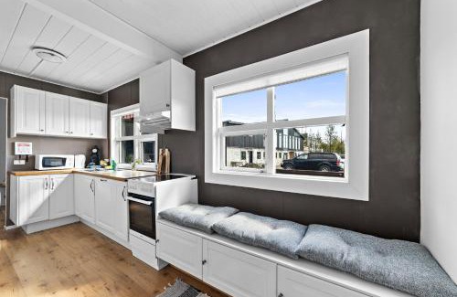 Hella Apartment | Cozy house by the river Ytri Rangá
