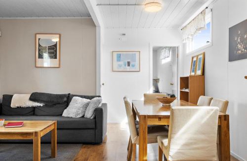 Hella Apartment | Cozy house by the river Ytri Rangá