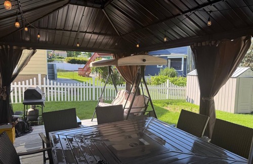 Clifton House | Cozy house in enjoyable Clifton with WiFi, AC only one room Bedroom #1