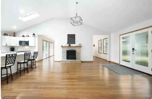 Medina House | Cozy house in Medina Close 71/77/271 close hinckley park and shopping.