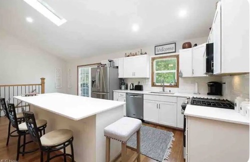 Medina House | Cozy house in Medina Close 71/77/271 close hinckley park and shopping.