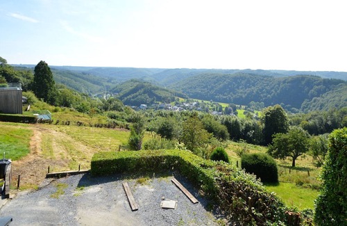 Rochehaut House | Cozy house in Rochehaut with beautiful views and hot tub