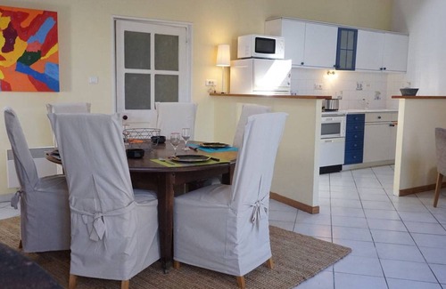 L'Epine House | Cozy House with Annex, Garden, 6 Sleeps, Near Beach & Shops