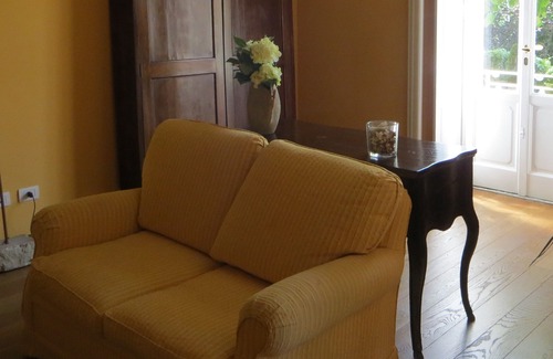 Erba Villa | Cozy house with beautiful garden in an ancient villa near Como