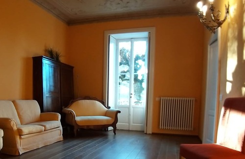 Erba Villa | Cozy house with beautiful garden in an ancient villa near Como