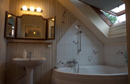 Libertow House | Cozy house with character. Nice, natural garden. Very calm neighborhood.