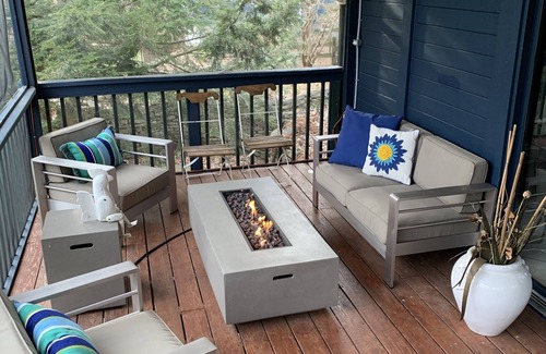 Macedon House | Cozy House with Hot Tub