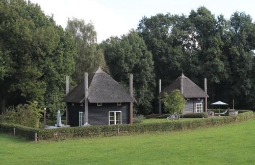 Notter House | Cozy house with or without hot tub near a river