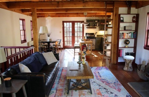 Kinderhook House | Cozy Hudson Valley Cabin, Fully Stocked w/Wifi