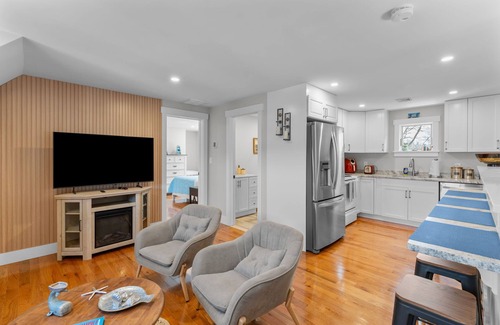 Hyannis Apartment | Cozy Hyannis Retreat: Patio, Beach & Shops!