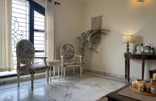 Mohali House | Cozy Boho retreat w/living room, terrace, balcony and private entrace.