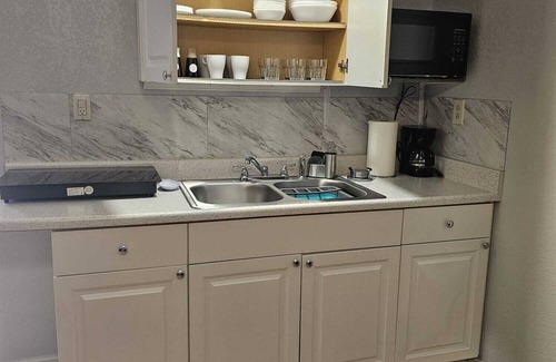 Azalea Park Apartment | Cozy independent studio