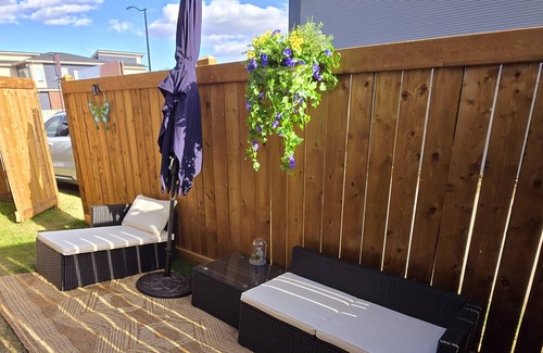 Beaumont House | Cozy Indigo retreat-Two Bedroom -private Entrance-pet Friendlynnnnnnnnnnnnnnnnnn
