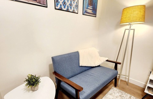 Beaumont House | Cozy Indigo retreat-Two Bedroom -private Entrance-pet Friendlynnnnnnnnnnnnnnnnnn