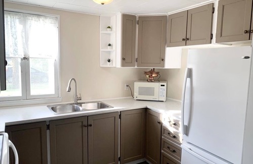 Loyalist House | Cozy Island house retreat