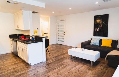 Wilshire Apartment | Cozy Koreatown 1 Bedroom Modern Furnished Free Parking