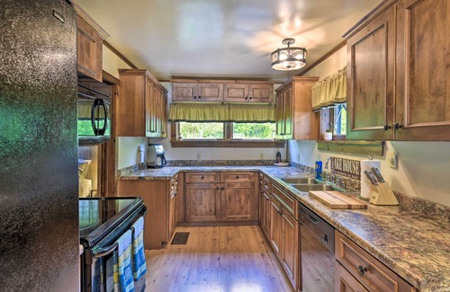Bridport Cottage | Cozy Lake Champlain Cottage w/Beautiful View