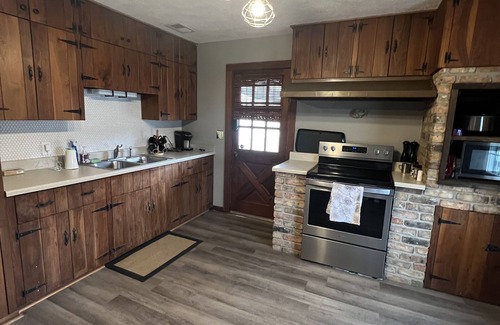 Eddyville Cabin | Cozy Lake Cottage