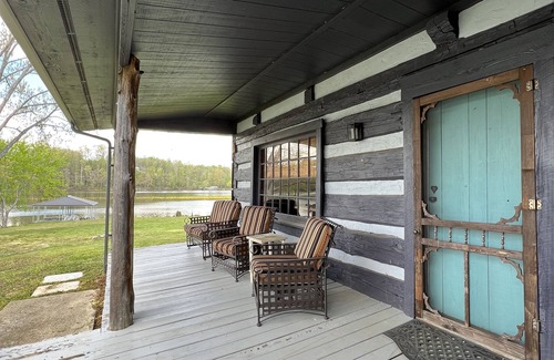 Eddyville Cabin | Cozy Lake Cottage