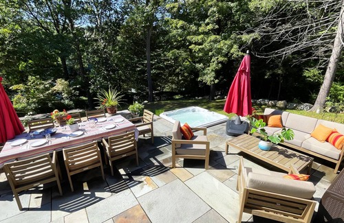 New Milford Cottage | Cozy Lake Cottage with Hot Tub, Views, Kayaks