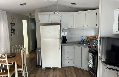 New London House | Cozy lake house in Badin Shores Resort!