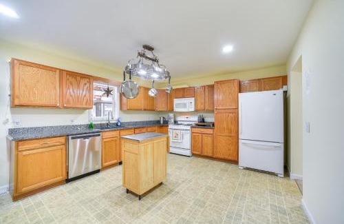 Lake Luzerne-Hadley House | Cozy Lake Luzerne Home - 1 Mi to Wayside Beach!
