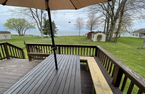 Waterport Cottage | Cozy Lake Ontario Lakefront Cottage - Welcome to the Gates Loch House