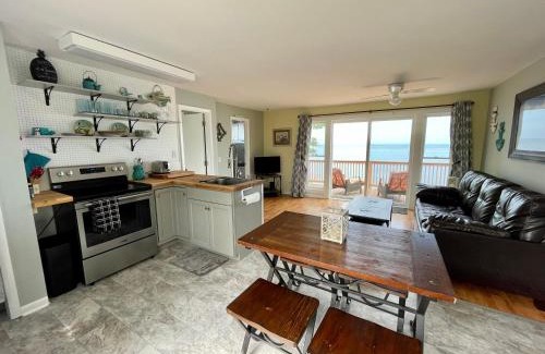 Pulaski House | Cozy LAKE ONTARIO WATERFRONT Breathtaking Views!
