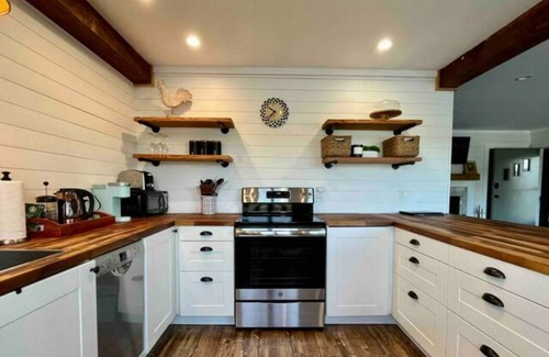 Town of Highland Cabin | Cozy Lakefront Cabin upstate NY Dog friendly