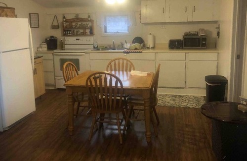 Grand Isle Cottage | Cozy Lakefront Cottage