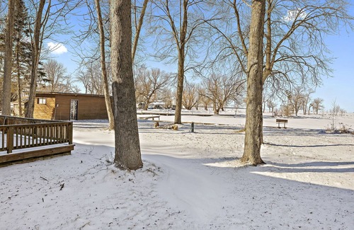 Pefferlaw Cottage | Cozy Lakefront Cottage