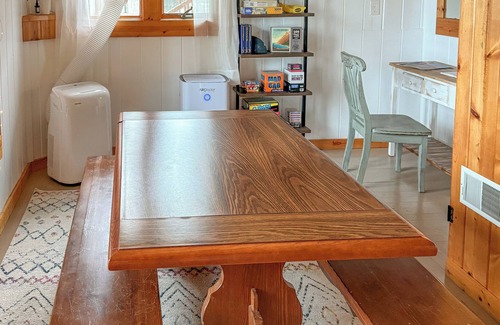 Onaway Cottage | Cozy Lakefront Cottage Getaway on Black Lake