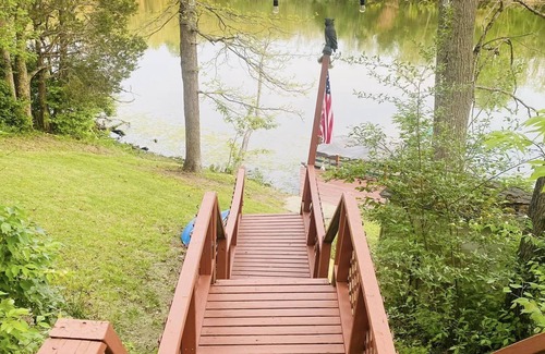 Owenton Cottage | Cozy Lakefront Cottage 30 min from Ark Encounter