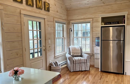 Camden Cottage | Cozy lakefront cottage w/seasonal hot tub. Mountain views, minutes to town/ocean